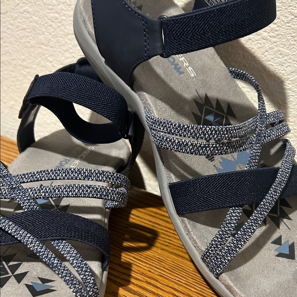 Skechers Navy and Gray Strappy Women’s Sandals - Picture 9 of 9
